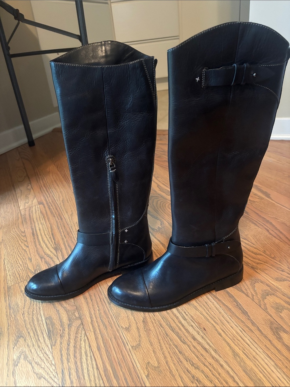 Classic Black Leather Knee-High Riding Boots size 8